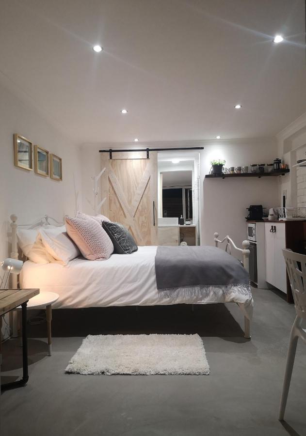 Secure, Private, Queen Room Close To Airport Port Elizabeth Bagian luar foto