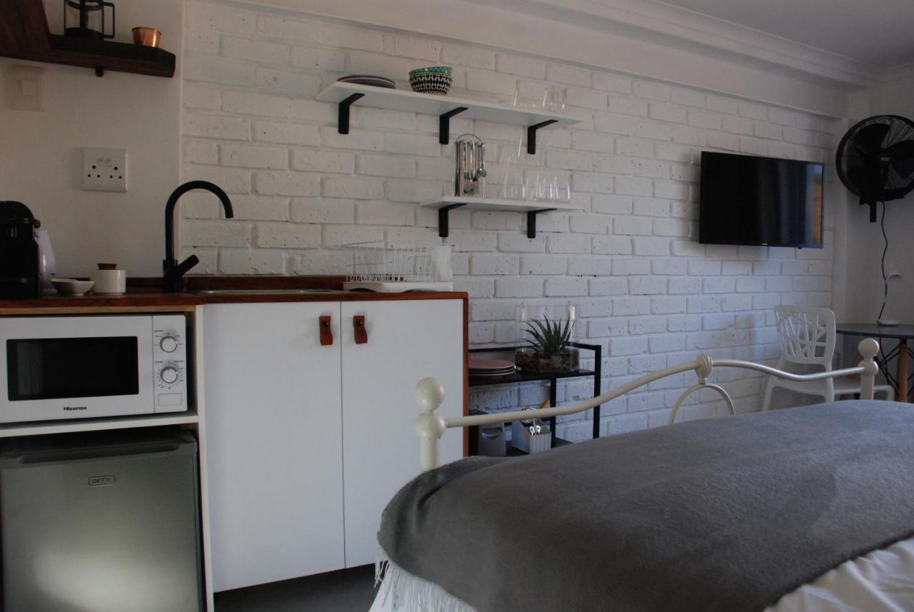 Secure, Private, Queen Room Close To Airport Port Elizabeth Bagian luar foto