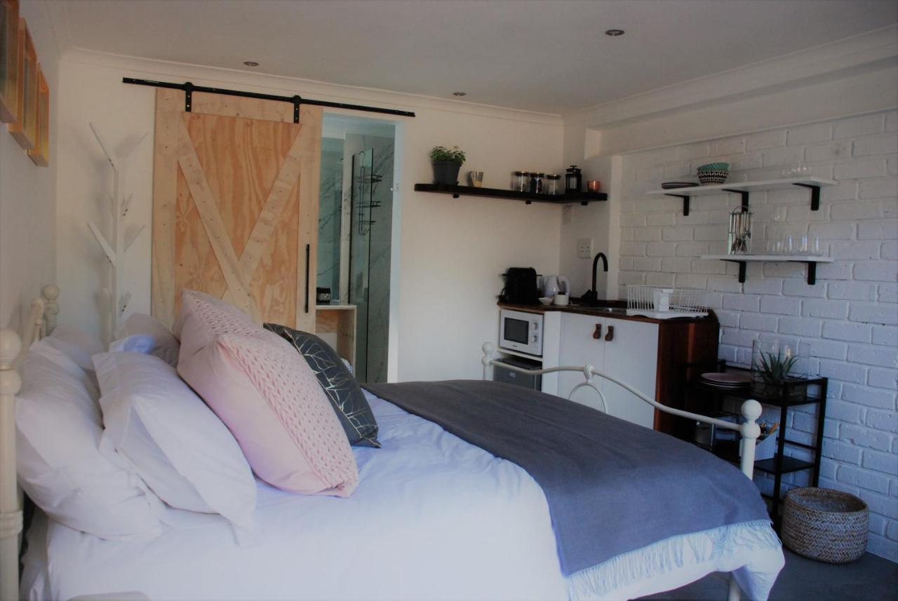 Secure, Private, Queen Room Close To Airport Port Elizabeth Bagian luar foto