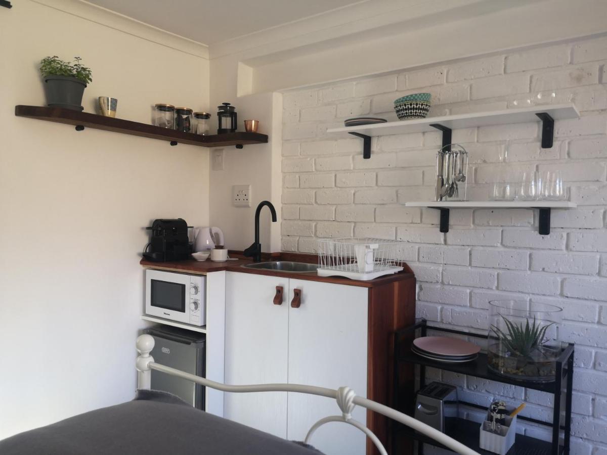 Secure, Private, Queen Room Close To Airport Port Elizabeth Bagian luar foto